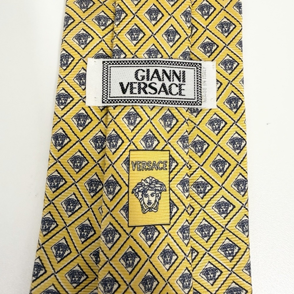 Gianni Versace Men's Tie AOP Geometric Medusas Yellow/Gray Silk 3.5" (W) 59" (L)